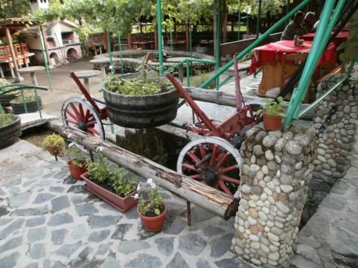 Хотел Механа Воденицата Zlatkov Chiflik Exterior photo