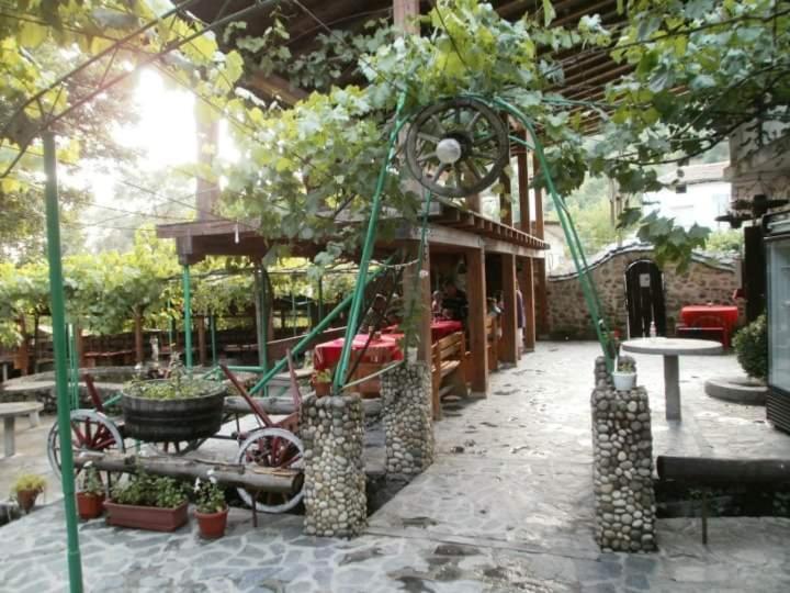 Хотел Механа Воденицата Zlatkov Chiflik Exterior photo